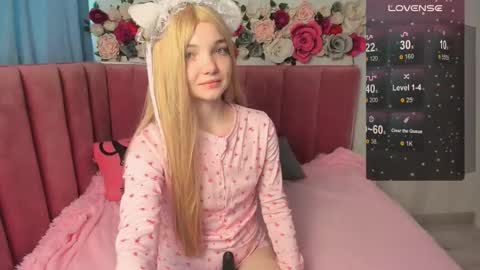 Alica online show from 10/18/25, 02:36