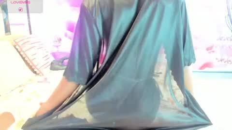 Snapshot of anisha_zambrano chatting on 06/17/26, 01:01 anisha_zambrano online show from 06/17/26, 01:01