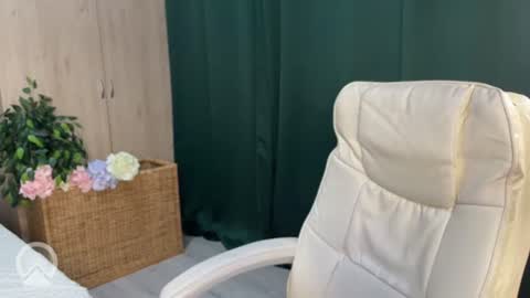 Snapshot of anita_blairr chatting on 07/06/26, 01:57 Anita online show from 07/06/26, 01:57