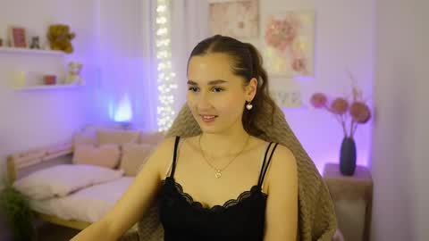 Anita Grey online show from 11/18/25, 08:13