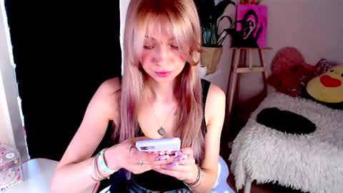 Snapshot of anita_moon_ chatting on 05/25/26, 09:04 anita_moon_ online show from 05/25/26, 09:04