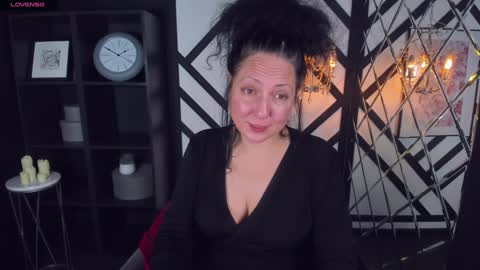 Anita online show from 12/12/24, 12:38