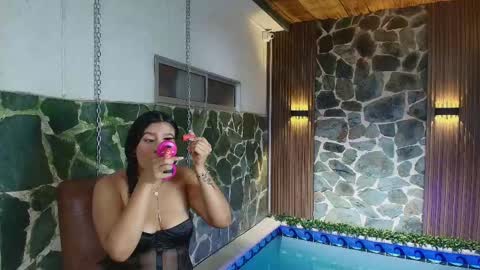 Snapshot of anita_sagegb chatting on 04/22/26, 05:25 Dania Lpez online show from 04/22/26, 05:25