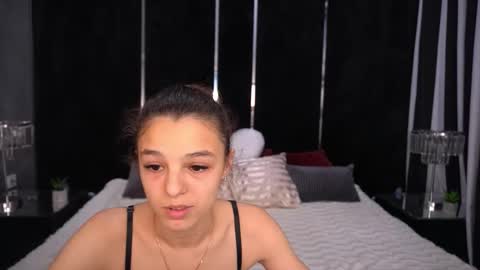 Snapshot of anitabambie chatting on 12/16/25, 02:44 Anita online show from 12/16/25, 02:44