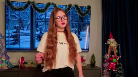 Snapshot of anitablankenbeckle chatting on 12/18/25, 06:41 Bloom online show from 12/18/25, 06:41