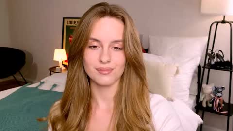 Snapshot of anitafischer chatting on 09/11/25, 01:11 Anita online show from 09/11/25, 01:11