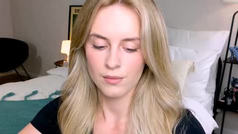 Snapshot of anitafischer chatting on 09/19/25, 03:45 Anita online show from 09/19/25, 03:45