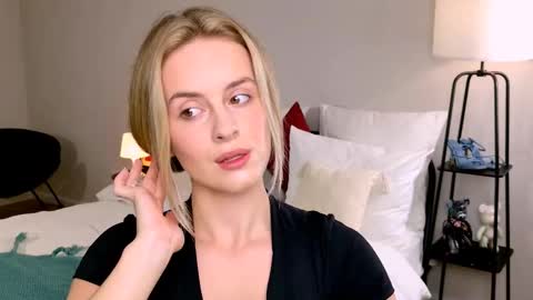 Snapshot of anitafischer chatting on 09/20/25, 06:03 Anita online show from 09/20/25, 06:03