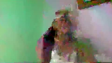 Snapshot of anitah01 chatting on 01/08/25, 12:37 anitah01 online show from 01/08/25, 12:37
