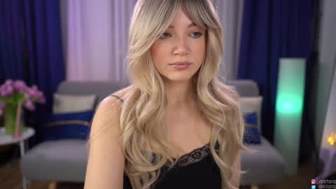 Im Anita thumb up me please its important online show from 02/20/26, 09:26