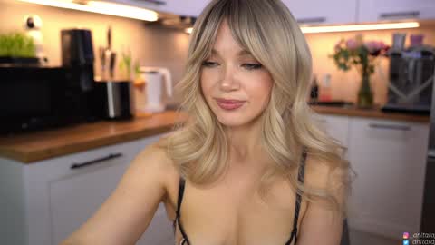 Snapshot of anitaraj_ chatting on 03/15/26, 07:31 Im Anita thumb up me please its important online show from 03/15/26, 07:31