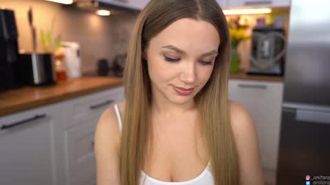 Snapshot of anitaraj_ chatting on 03/19/26, 09:41 Im Anita thumb up me please its important online show from 03/19/26, 09:41