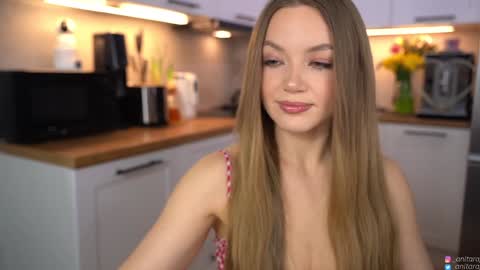 Snapshot of anitaraj_ chatting on 03/20/26, 08:14 Im Anita thumb up me please its important online show from 03/20/26, 08:14