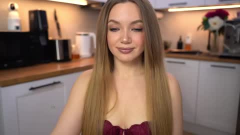 Snapshot of anitaraj_ chatting on 04/17/26, 05:27 Im Anita thumb up me please its important online show from 04/17/26, 05:27