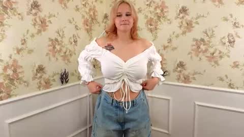 Snapshot of anitawindmeyer chatting on 09/30/25, 05:51 Anita online show from 09/30/25, 05:51