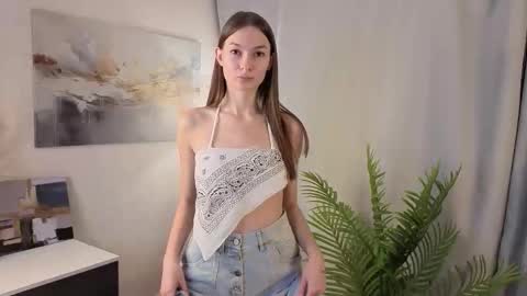 Snapshot of anitawindmeyer chatting on 10/18/25, 04:30 Anita online show from 10/18/25, 04:30