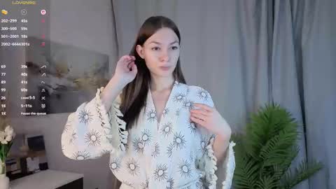 Snapshot of anitawindmeyer chatting on 10/20/25, 04:07 Anita online show from 10/20/25, 04:07