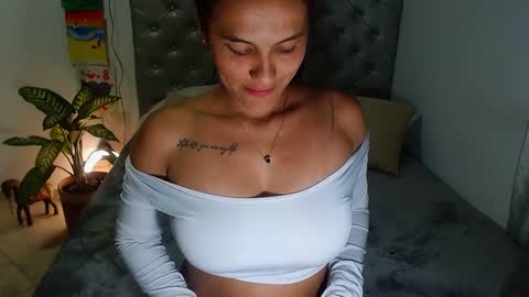 esmeralda online show from 02/15/25, 12:04