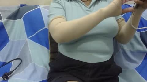 Snapshot of anjali_dogra786 chatting on 09/19/25, 08:49 anjali_dogra786 online show from 09/19/25, 08:49