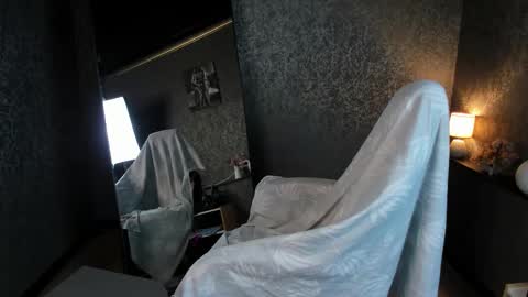 Snapshot of anjella_botton chatting on 03/08/26, 06:12 Angel online show from 03/08/26, 06:12