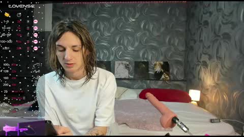 Snapshot of anjella_botton chatting on 03/22/26, 06:22 Angel online show from 03/22/26, 06:22