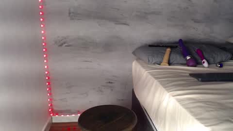 Snapshot of anjinhama chatting on 12/12/24, 02:22 Hello My name is NaiaraPv is OPEN online show from 12/12/24, 02:22