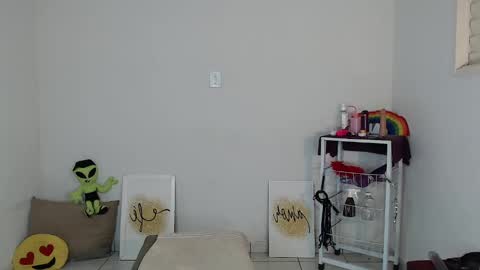 Snapshot of anjinhama chatting on 10/21/25, 07:47 Hello My name is NaiaraPv is OPEN online show from 10/21/25, 07:47