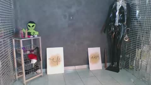 Hello My name is NaiaraPv is OPEN online show from 05/21/26, 12:45