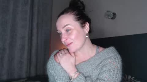 anjutka08 online show from 12/19/25, 04:36