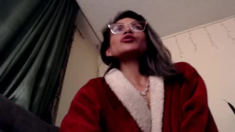 Snapshot of anmaadler chatting on 12/23/24, 06:11 Anma Adler online show from 12/23/24, 06:11