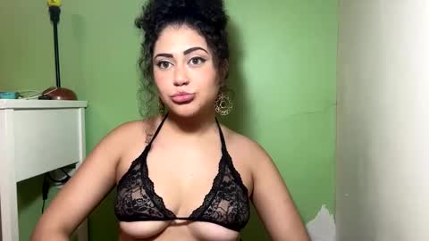 Snapshot of ann4montez_ chatting on 12/18/24, 02:53 Anna online show from 12/18/24, 02:53