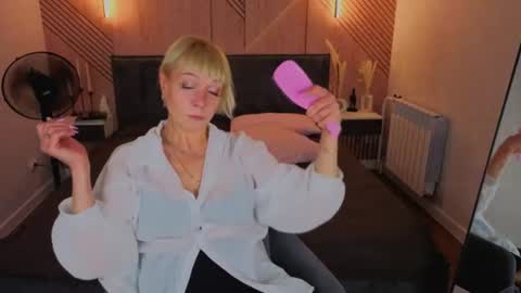 Snapshot of ann_annise chatting on 06/27/26, 12:59 ann_annise online show from 06/27/26, 12:59