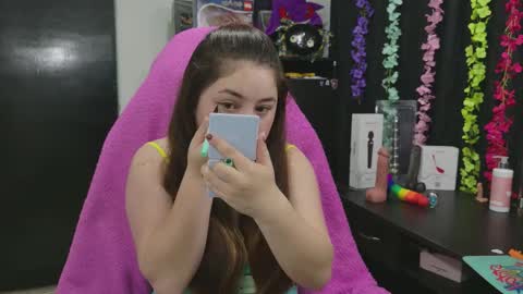 Only fans   online show from 12/19/25, 11:50