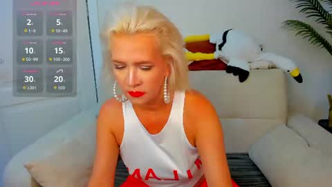 Snapshot of ann_curt chatting on 06/22/26, 08:33 Luna Lady online show from 06/22/26, 08:33