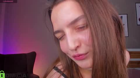 Snapshot of ann_perry chatting on 11/09/25, 02:21 Ann online show from 11/09/25, 02:21