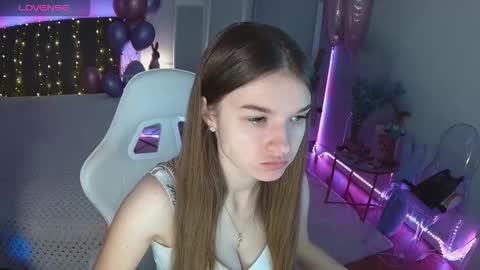 Snapshot of ann_woood chatting on 03/19/26, 07:12 ann_woood online show from 03/19/26, 07:12