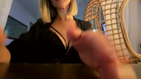 Snapshot of anna_bella99 chatting on 07/10/26, 09:34 Anna online show from 07/10/26, 09:34