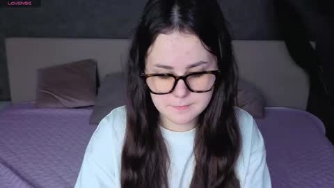 Snapshot of anna_berk chatting on 10/04/25, 02:31 Mia online show from 10/04/25, 02:31