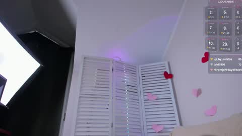 Snapshot of anna_bones chatting on 02/15/25, 12:43 Anna online show from 02/15/25, 12:43