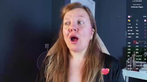 Snapshot of anna_bones chatting on 09/27/25, 10:31 Anna online show from 09/27/25, 10:31