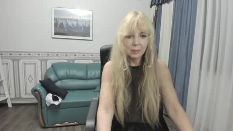 Anna Ditrih online show from 01/04/25, 04:43