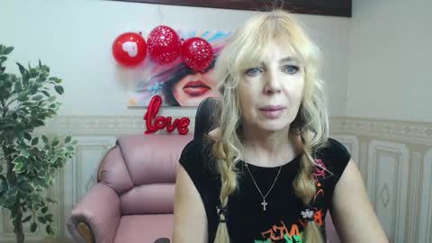 Anna Ditrih online show from 02/12/25, 01:16
