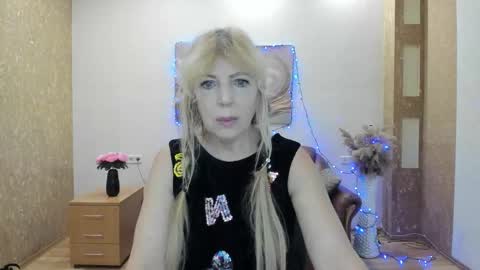 Snapshot of anna_ditrih chatting on 01/17/26, 12:54 Anna Ditrih online show from 01/17/26, 12:54