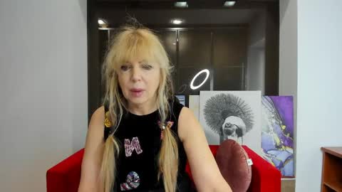 Snapshot of anna_ditrih chatting on 03/22/26, 06:39 Anna Ditrih online show from 03/22/26, 06:39
