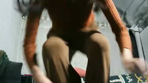 Snapshot of anna_ellen22 chatting on 12/04/25, 02:48 anna_ellen22 online show from 12/04/25, 02:48