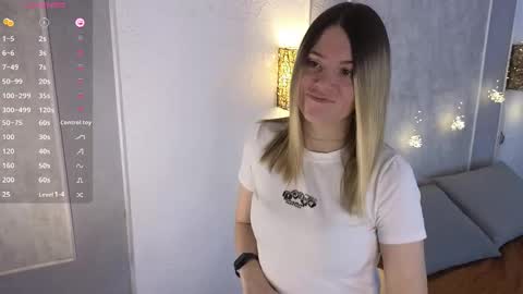 Snapshot of anna_goodman chatting on 02/18/25, 12:28 anna_goodman online show from 02/18/25, 12:28