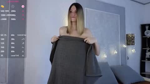 Snapshot of anna_goodman chatting on 02/19/25, 12:22 anna_goodman online show from 02/19/25, 12:22