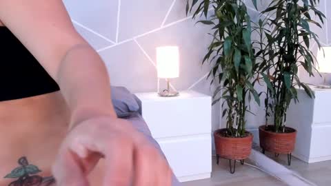 Snapshot of anna_joness chatting on 01/07/25, 04:05 Anna online show from 01/07/25, 04:05