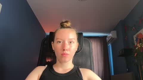 Snapshot of anna_kare chatting on 06/11/26, 12:03 Anna online show from 06/11/26, 12:03