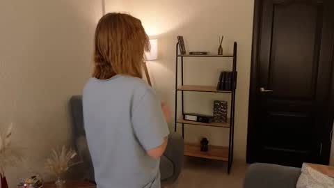 Emma online show from 10/10/25, 03:22